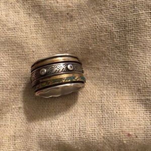 Silpada Isabella spinner ring